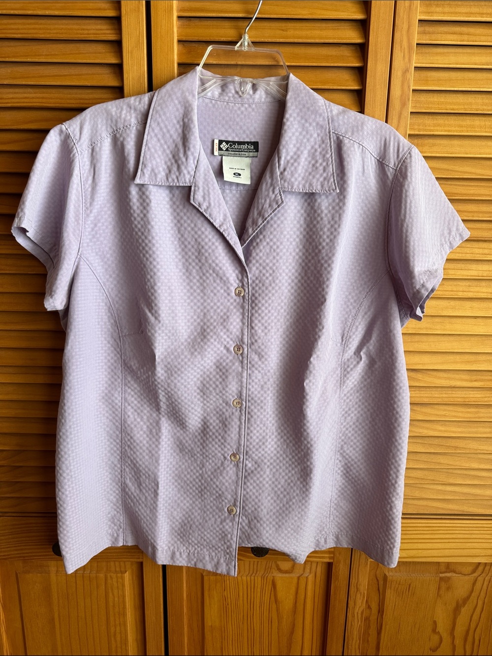 Columbia Women's Light Lavender Short-Sleeve Button-Down Shirt